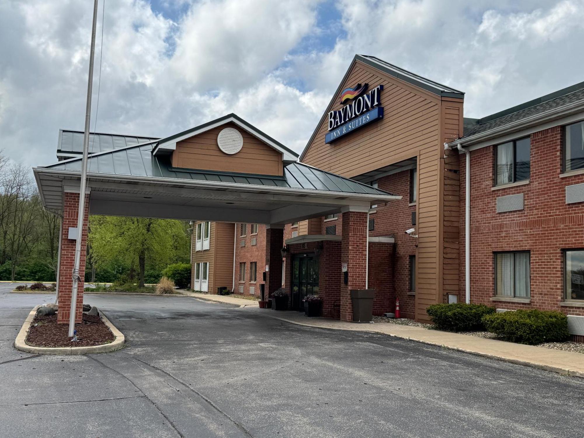 Baymont By Wyndham Mishawaka South Bend Area Hotel Exterior photo