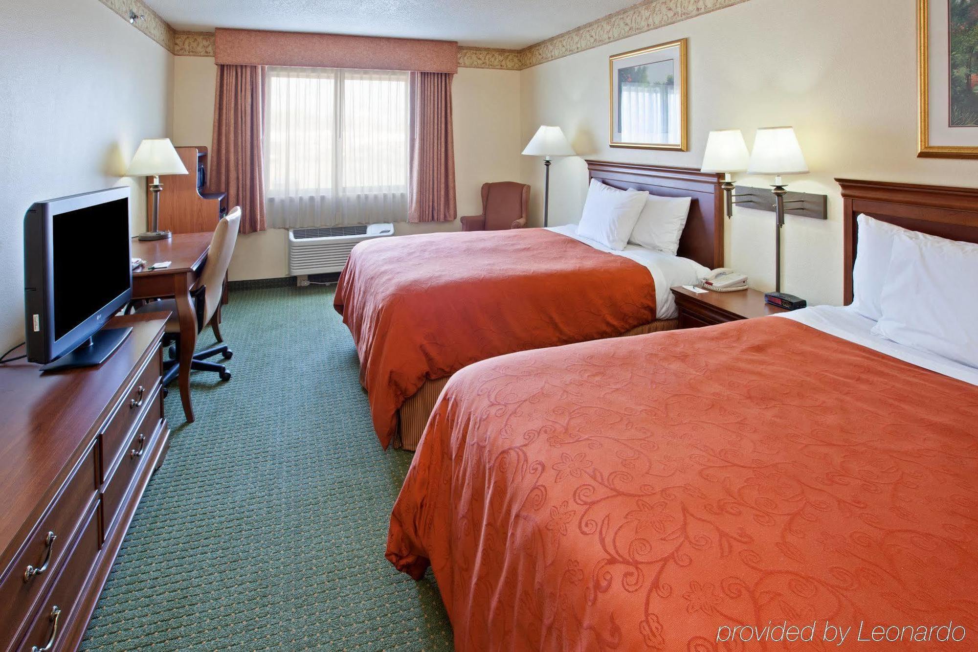 Baymont By Wyndham Mishawaka South Bend Area Hotel Exterior photo